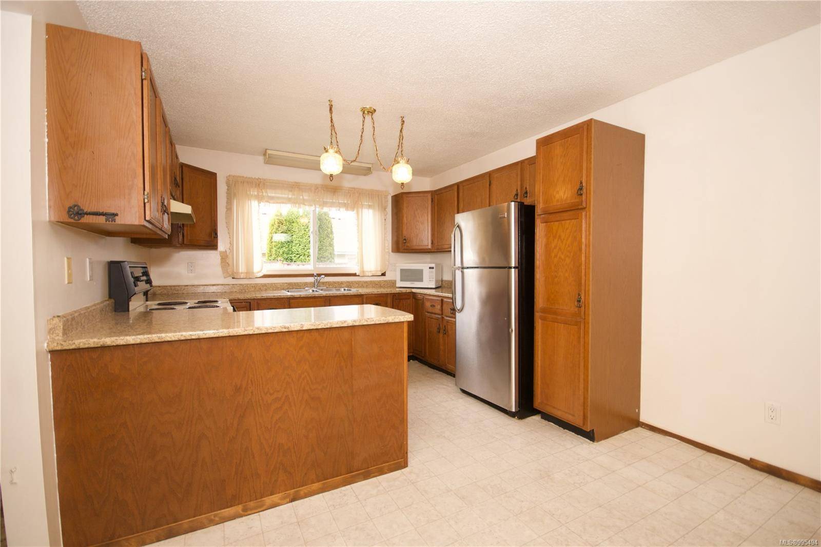 Parksville, BC V9P 1W2,335 Meadow View St