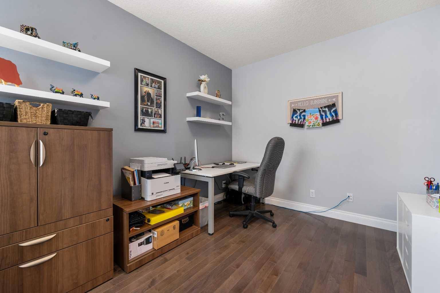 Calgary, AB T3R 0N7,15 Sherwood SQ Northwest