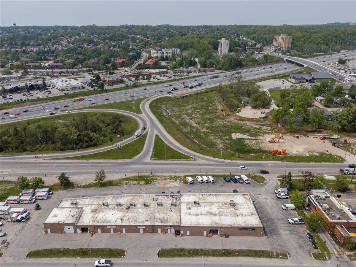 Barrie, ON L4N 1C1,303 Dunlop ST W #3&4
