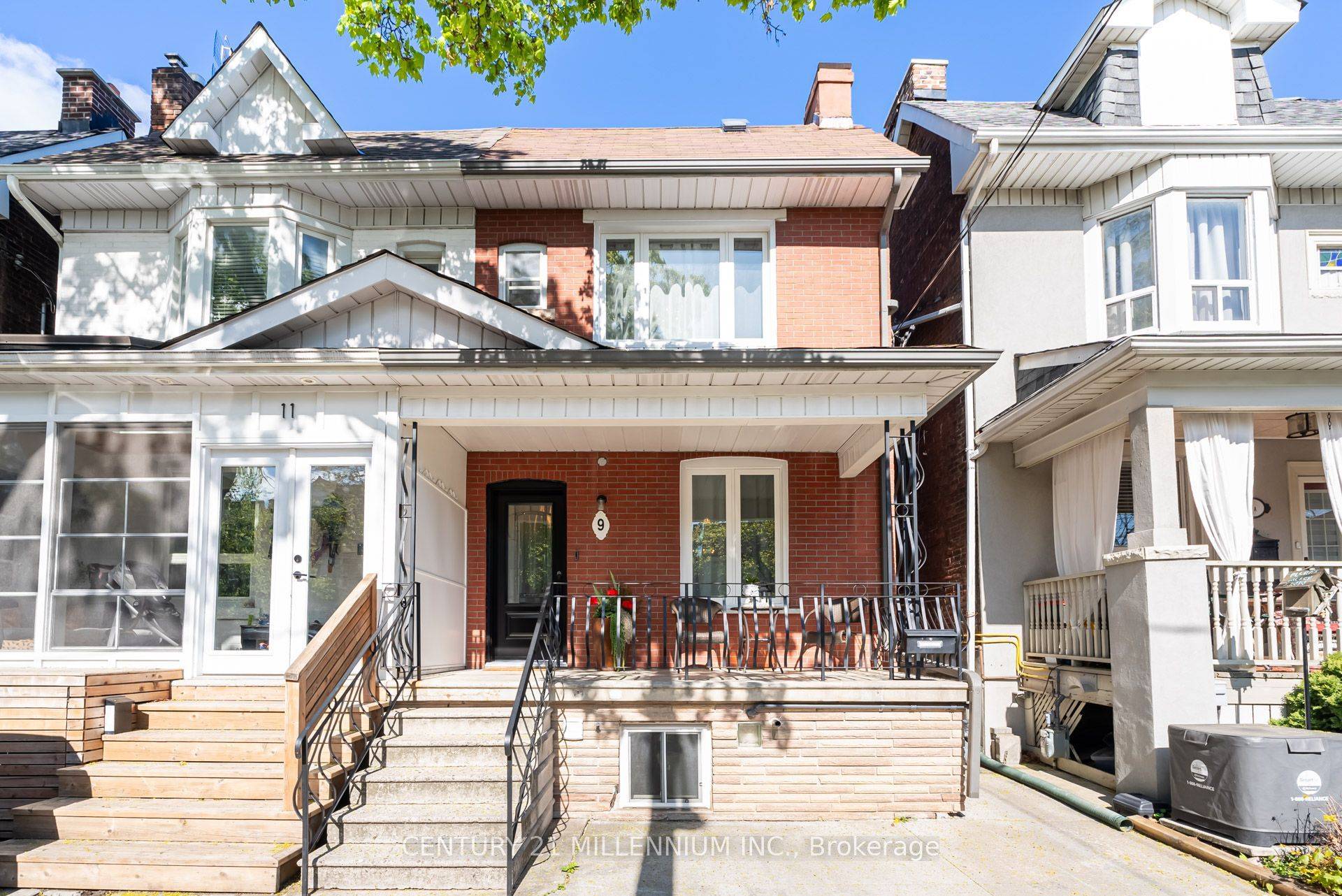 9 Spring Grove AVE, Toronto W03, ON M6N 3H2