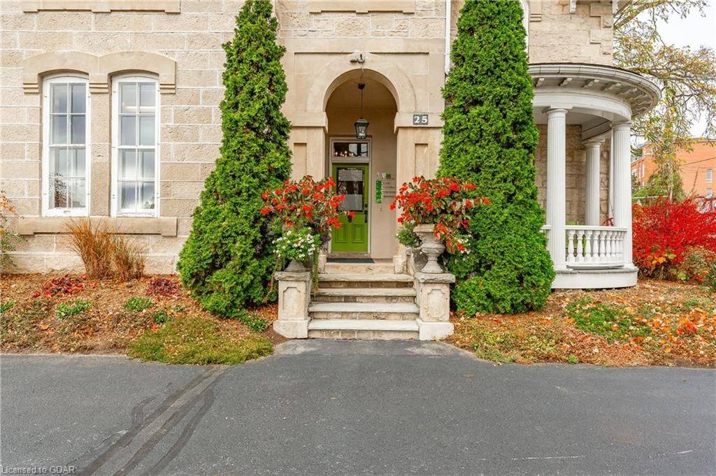 Guelph, ON N1H 3H4,25 WATERLOO AVE