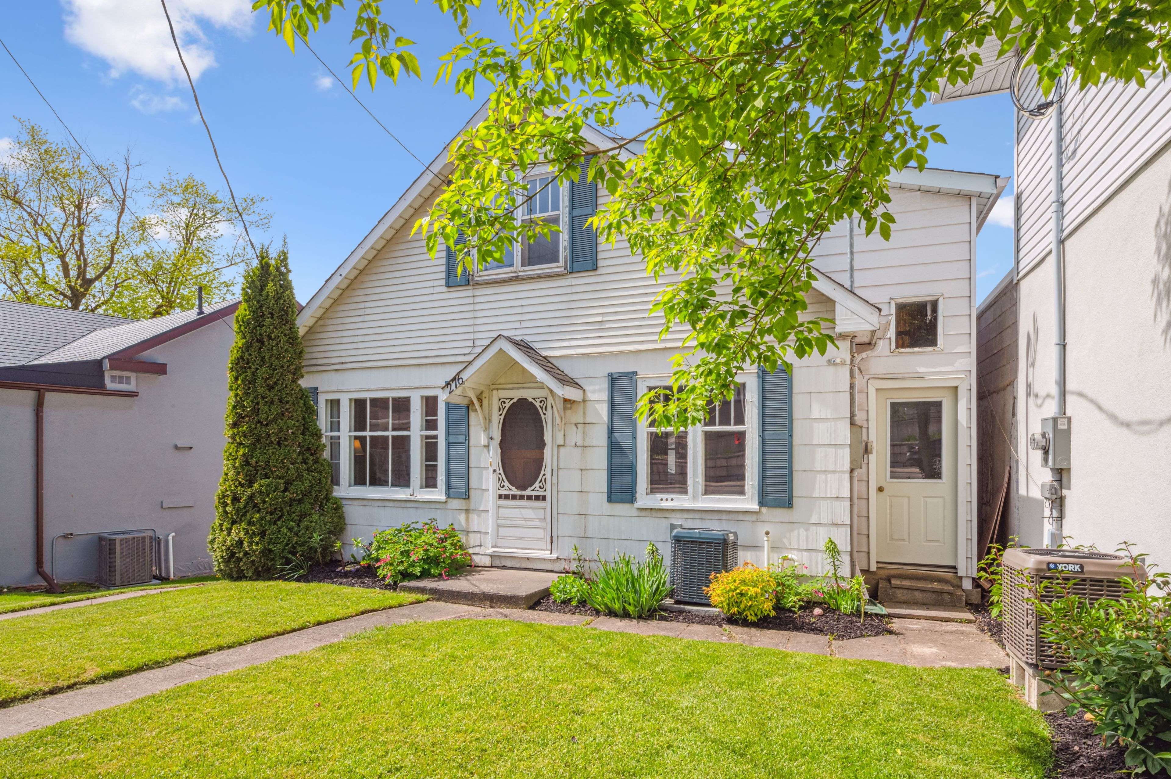 Wellington North, ON N0G 1A0,276 George ST