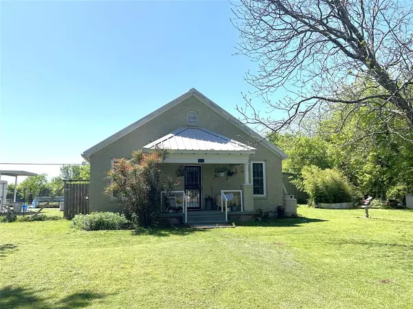 321 S Douglass Street,  Covington,  TX 76636