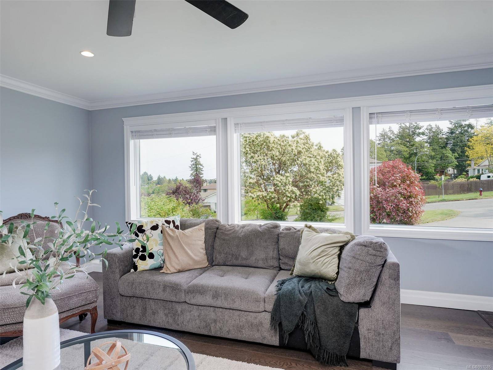 Esquimalt, BC V9A 6P1,896 Dellwood Rd