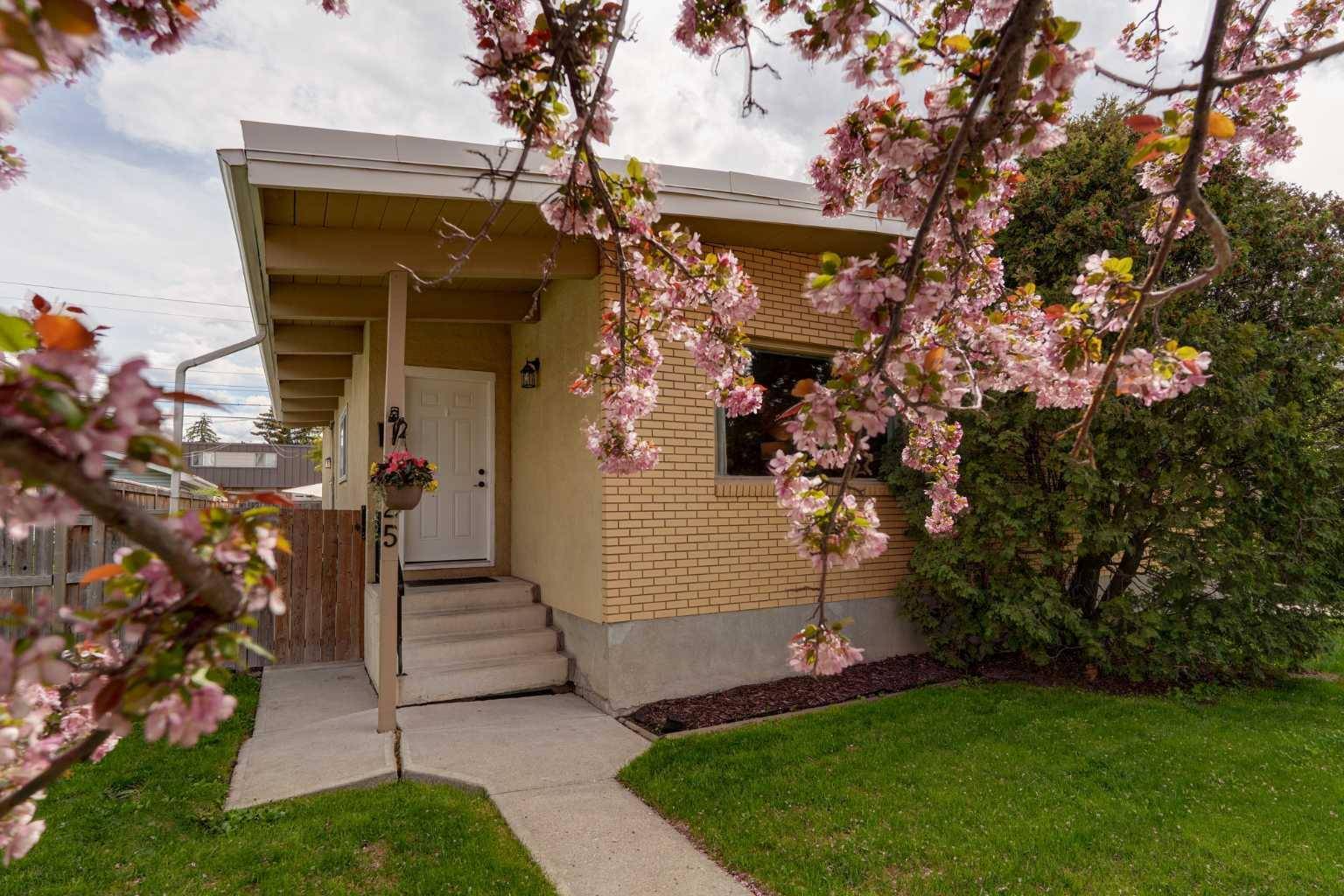 Calgary, AB T2V 2H9,625 Kingsmere CRES SW