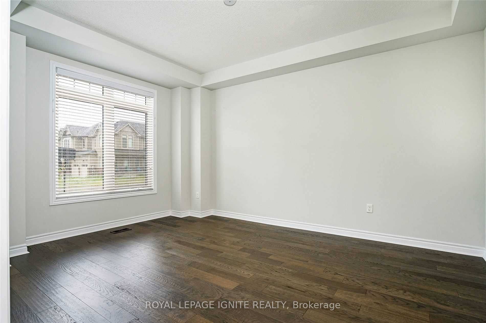 Collingwood, ON L9Y 3Y8,56 Kirby AVE