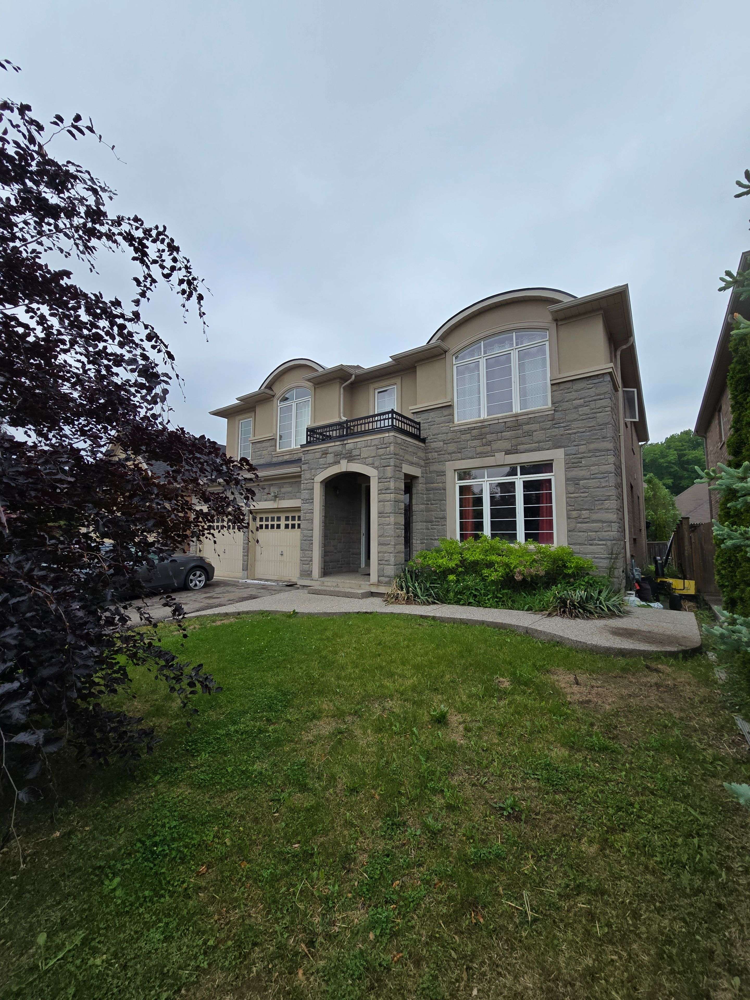 7 Henderson ST, Hamilton, ON L9K 0G8