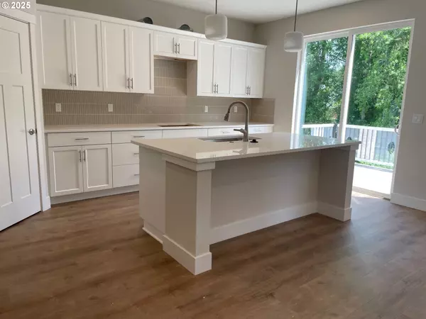 Sherwood, OR 97140,17344 SW Wapato Island DR #27