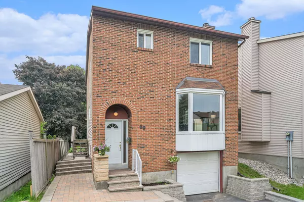 Cityview - Parkwoods Hills - Rideau Shore, ON K2E 7N3,69 Farm Gate CRES