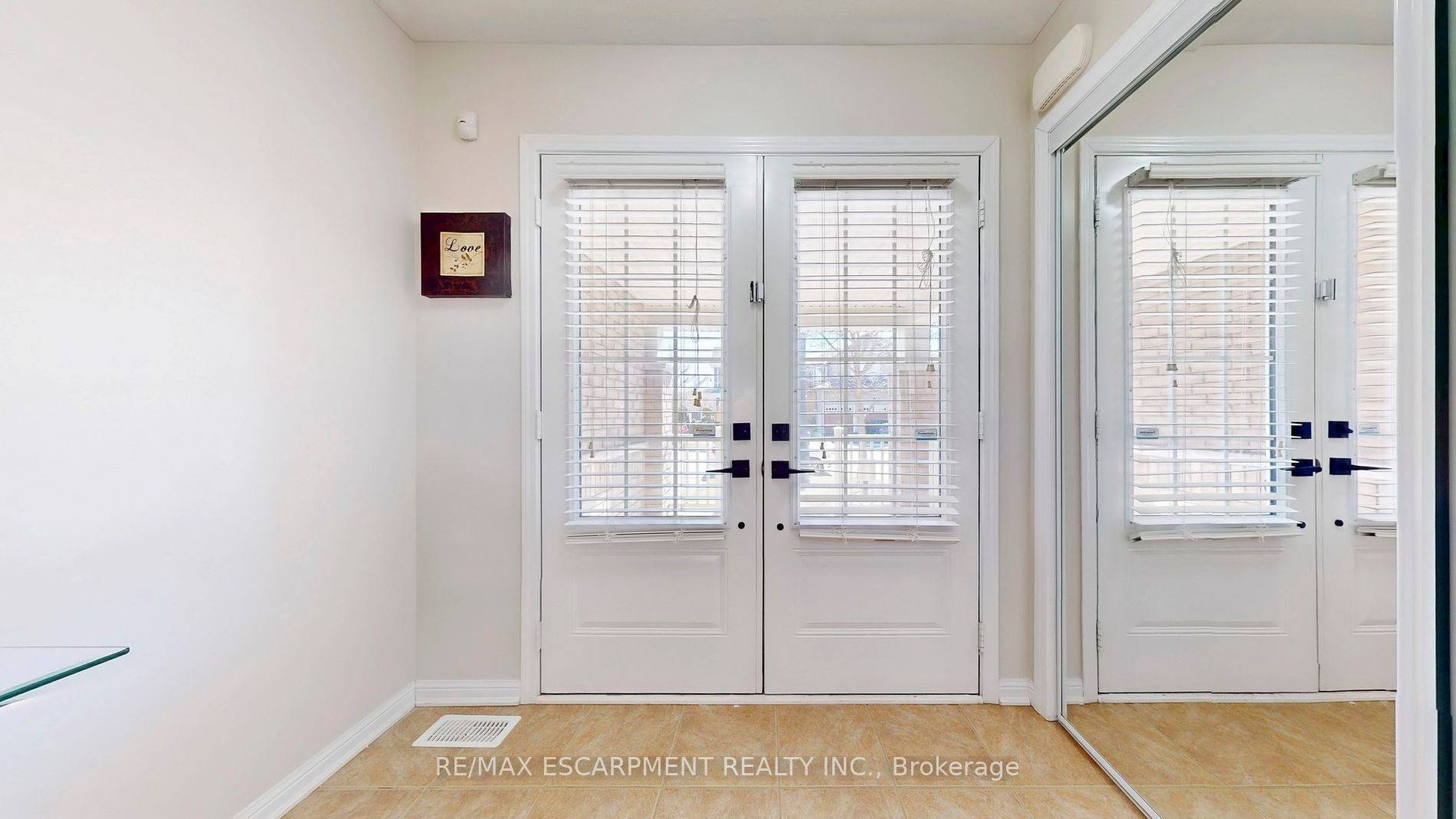 Brampton, ON L7A 0V2,37 Arkwright DR