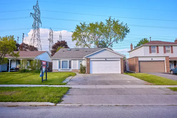 71 Willowridge RD, Toronto W09, ON M9R 3Z2