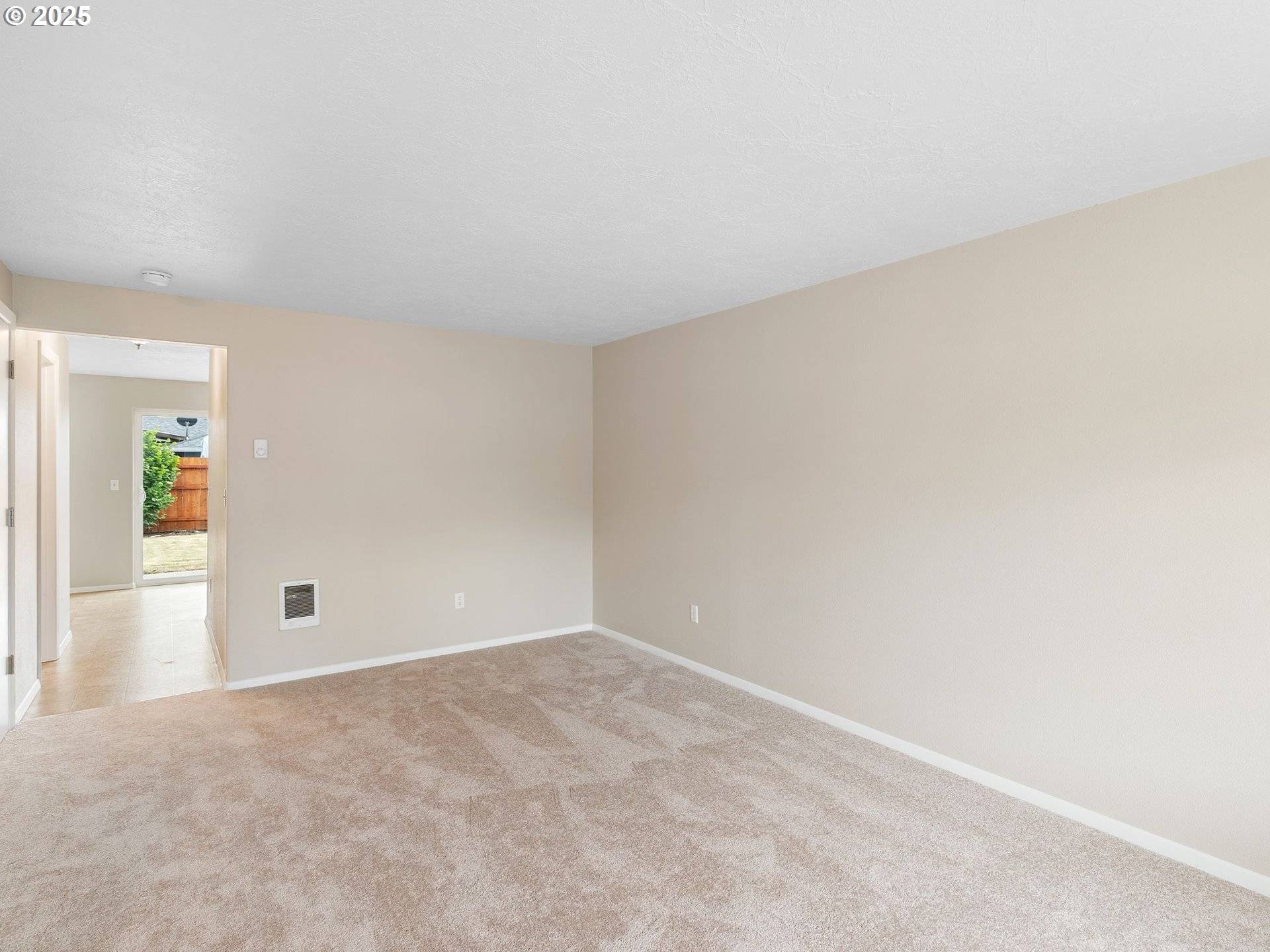 Mc Minnville, OR 97128,1584 SW SANDALWOOD ST