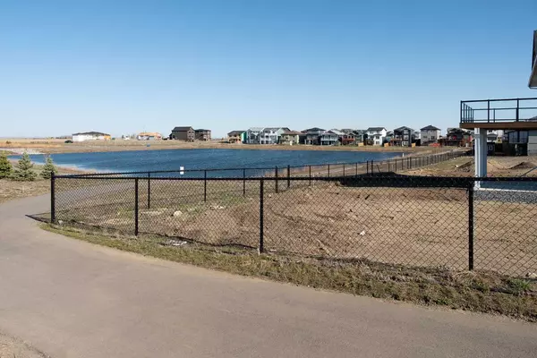 Strathmore, AB T1P 2J4,167 Lakewood CIR