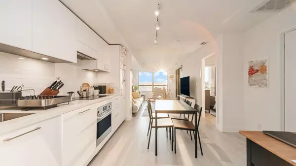 33 Frederick Todd WAY #613, Toronto C11, ON M4G 0C9