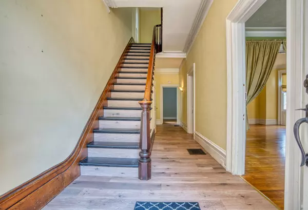 Woodstock, ON N4S 6R1,88 Wellington ST N