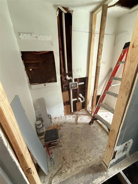 Saginaw, TX 76179,120 W lemon Street