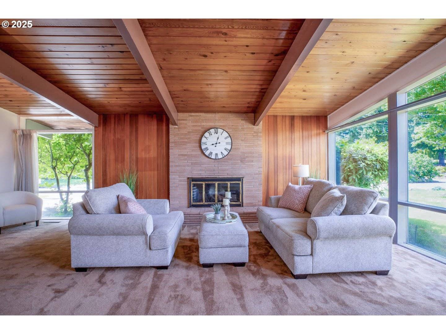 Eugene, OR 97404,1439 BARTON ST