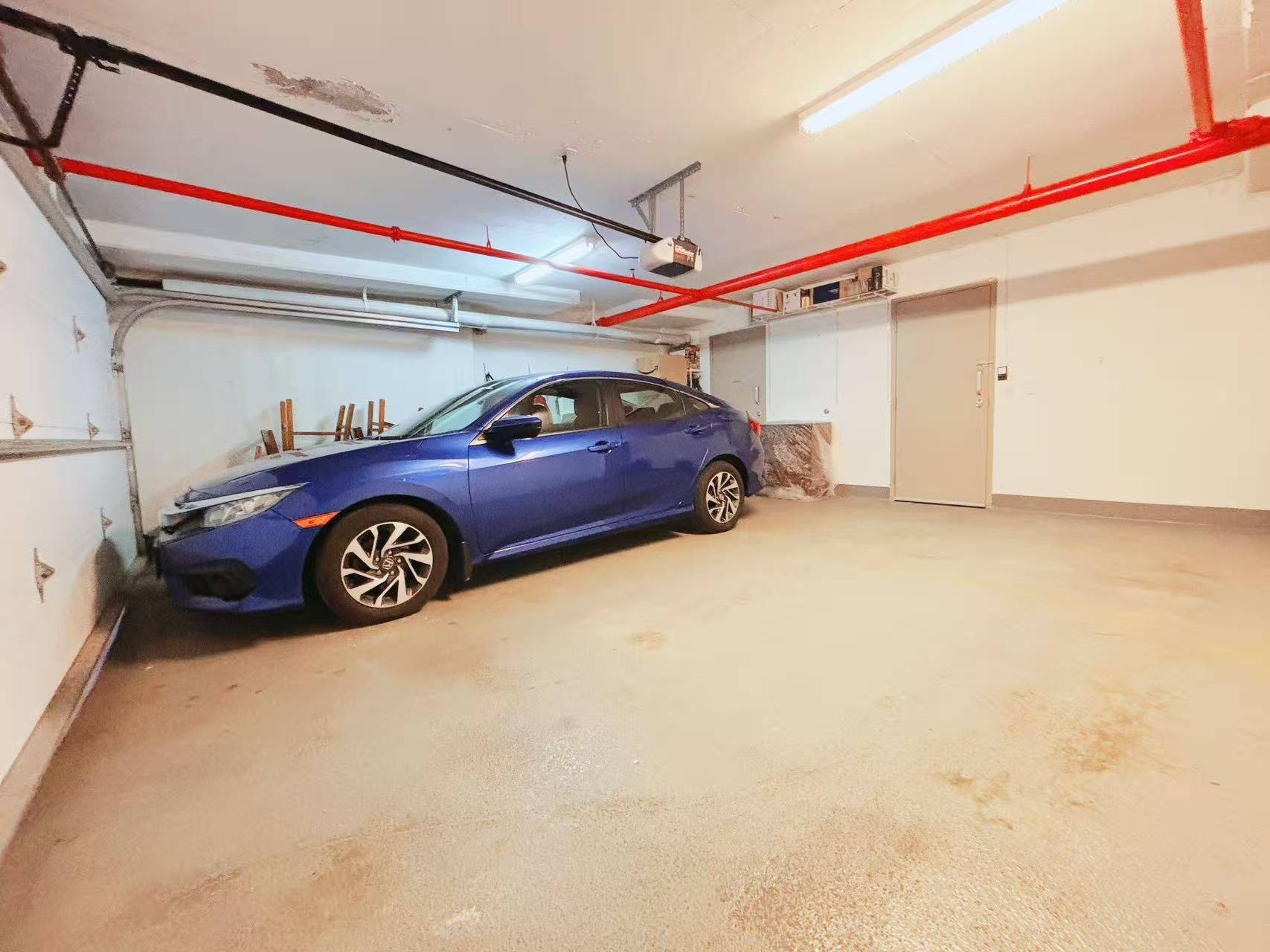 Toronto C01, ON M5G 2R3,763 bay ST