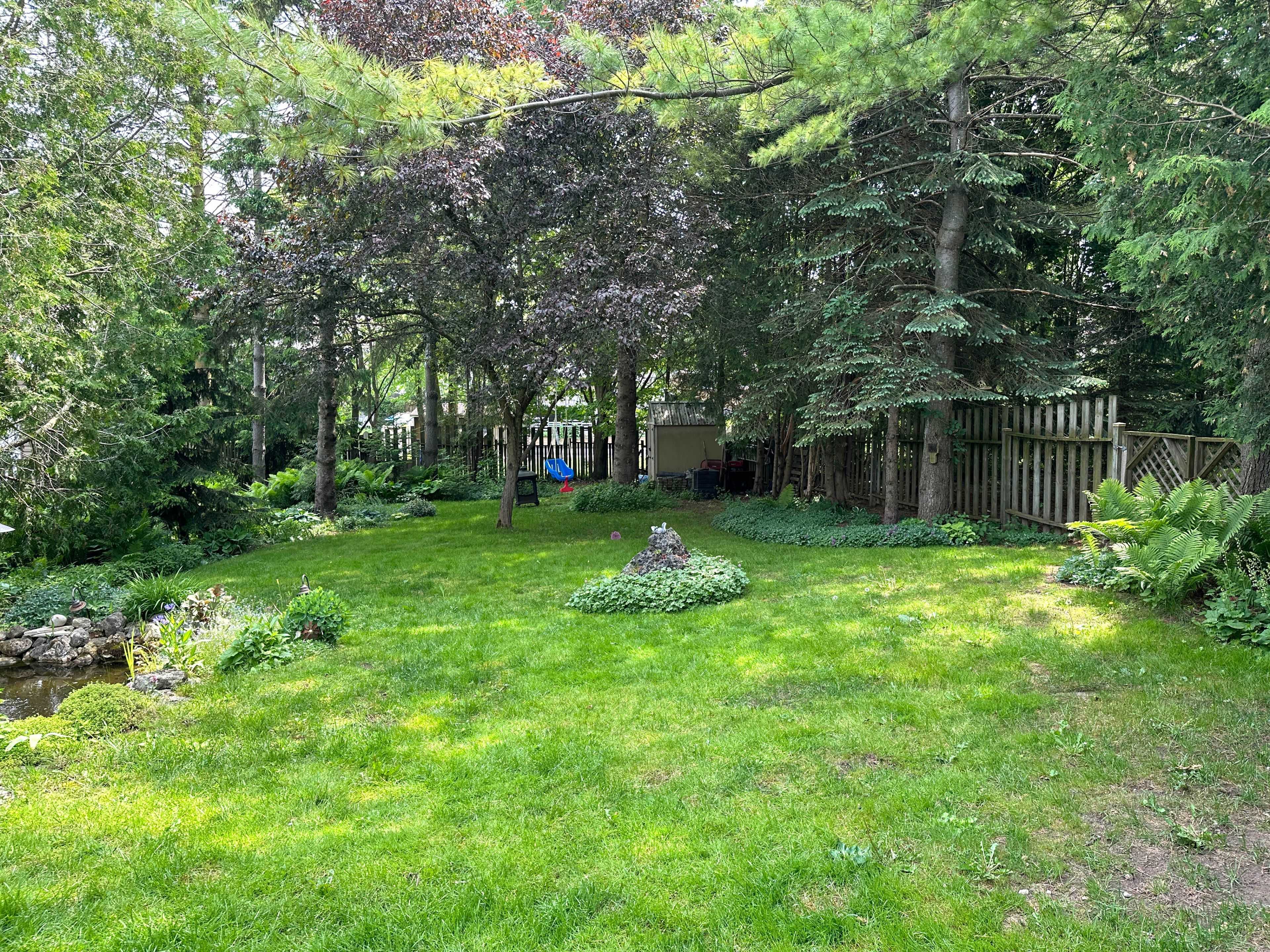 Hanover, ON N4N 2N4,357 10th AVE