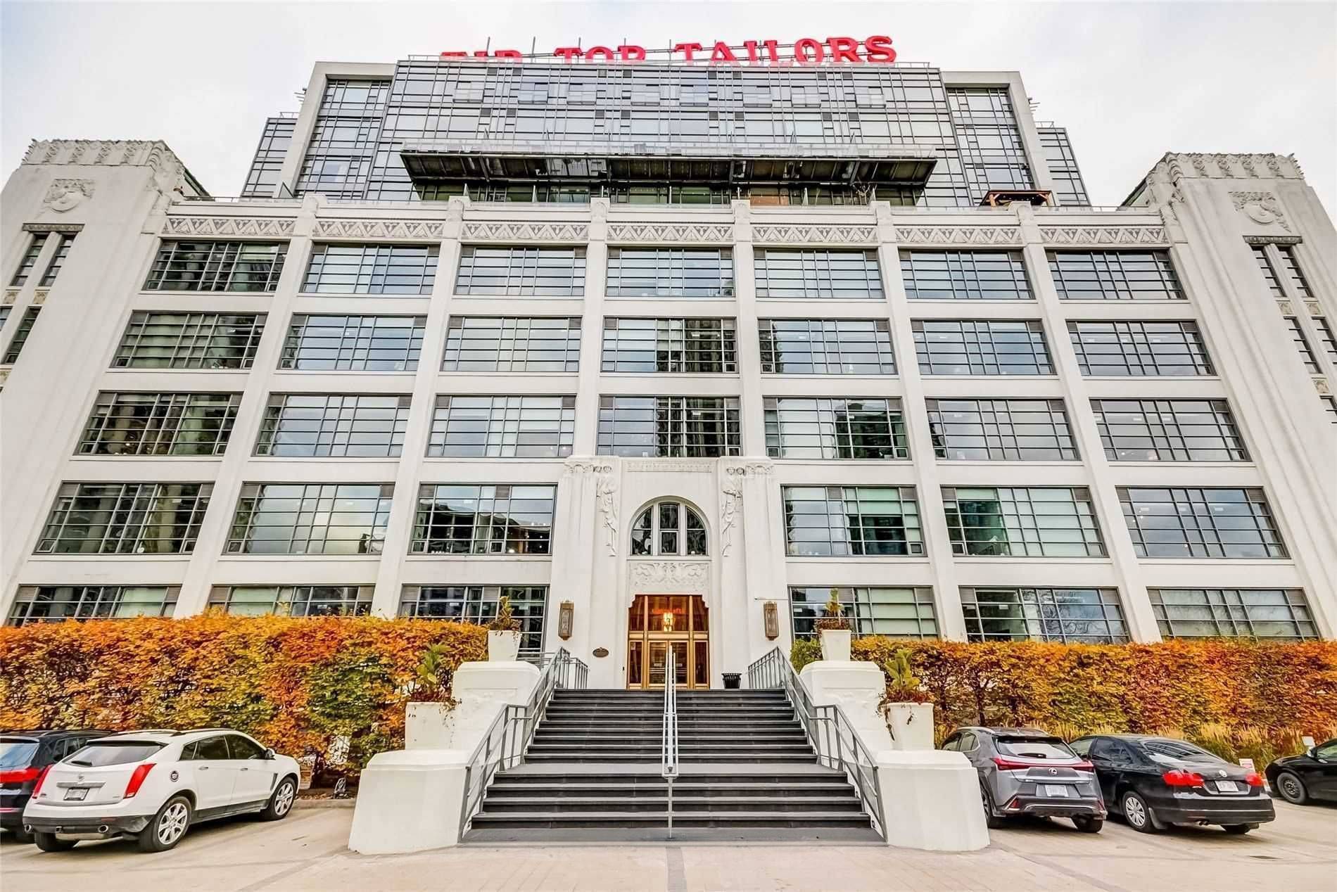 Toronto C01, ON M5V 3J6,637 Lake Shore BLVD #208