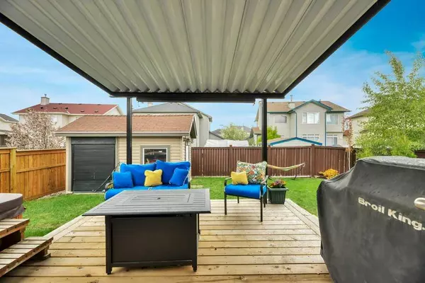 Chestermere, AB T1X 1P8,145 West Creek GLN