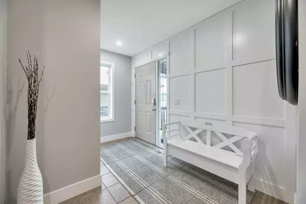 Chestermere, AB T1X 1P8,145 West Creek GLN