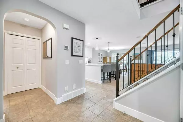 Chestermere, AB T1X 1P8,145 West Creek GLN