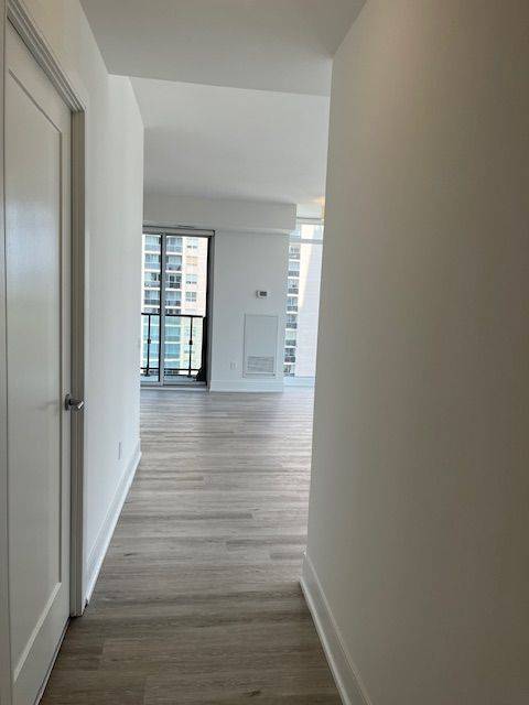 Toronto C03, ON M5P 2Y2,310 Tweedsmuir AVE #807