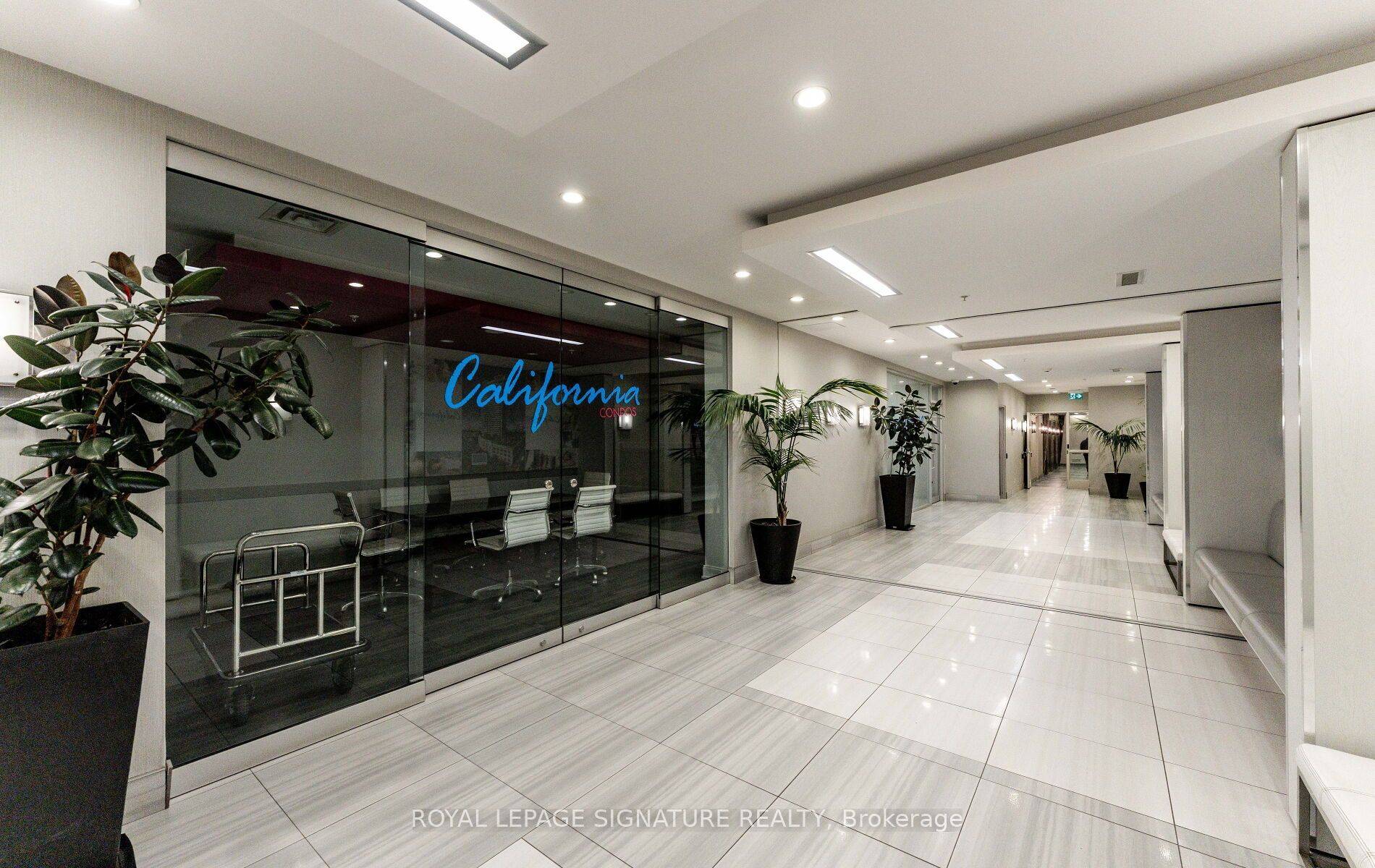 Toronto W06, ON M8Y 0B3,165 Legion RD #2122