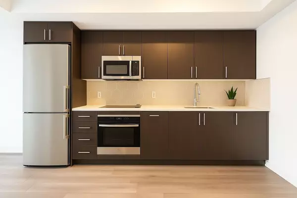 Oshawa, ON L1L 0W3,2545 Simcoe ST N #610