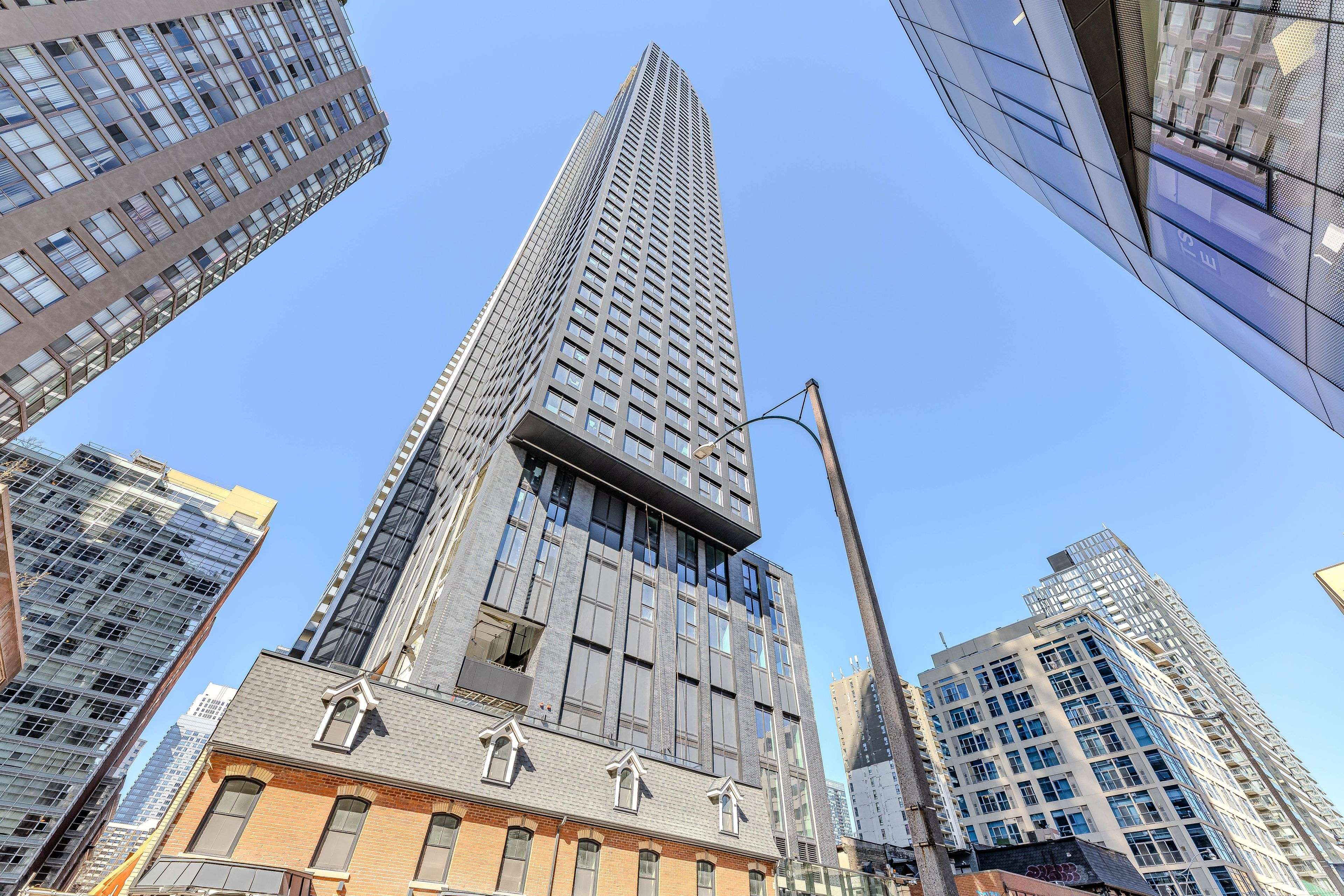 Toronto C01, ON M4Y 0J5,8 Wellesley ST W #3702