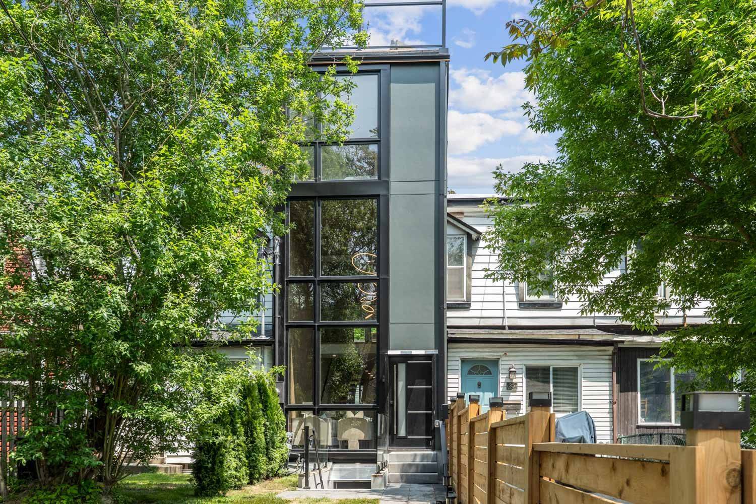 37 Blackburn ST, Toronto E01, ON M4M 2B3