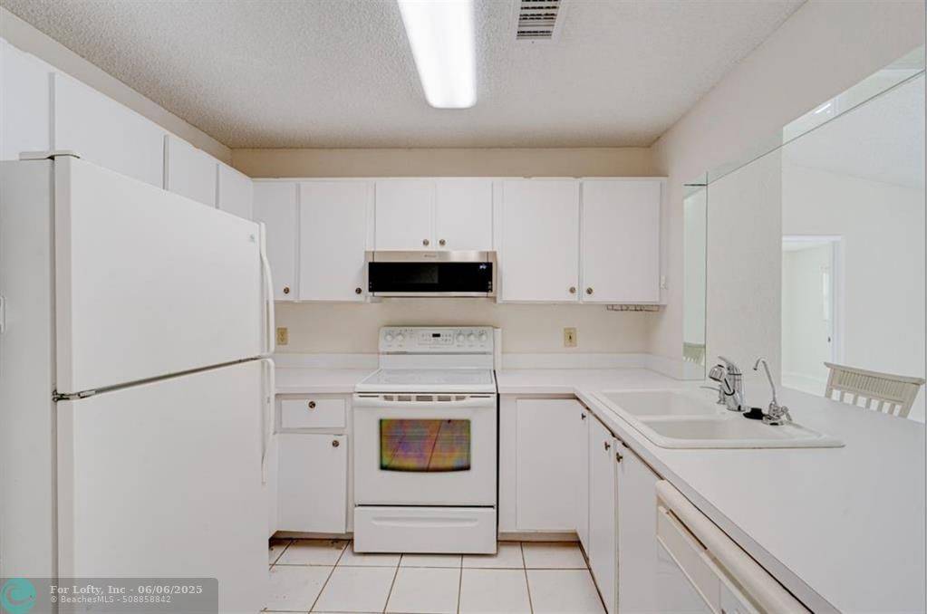 Dania Beach, FL 33004,811 SE 4th Ave  #205C