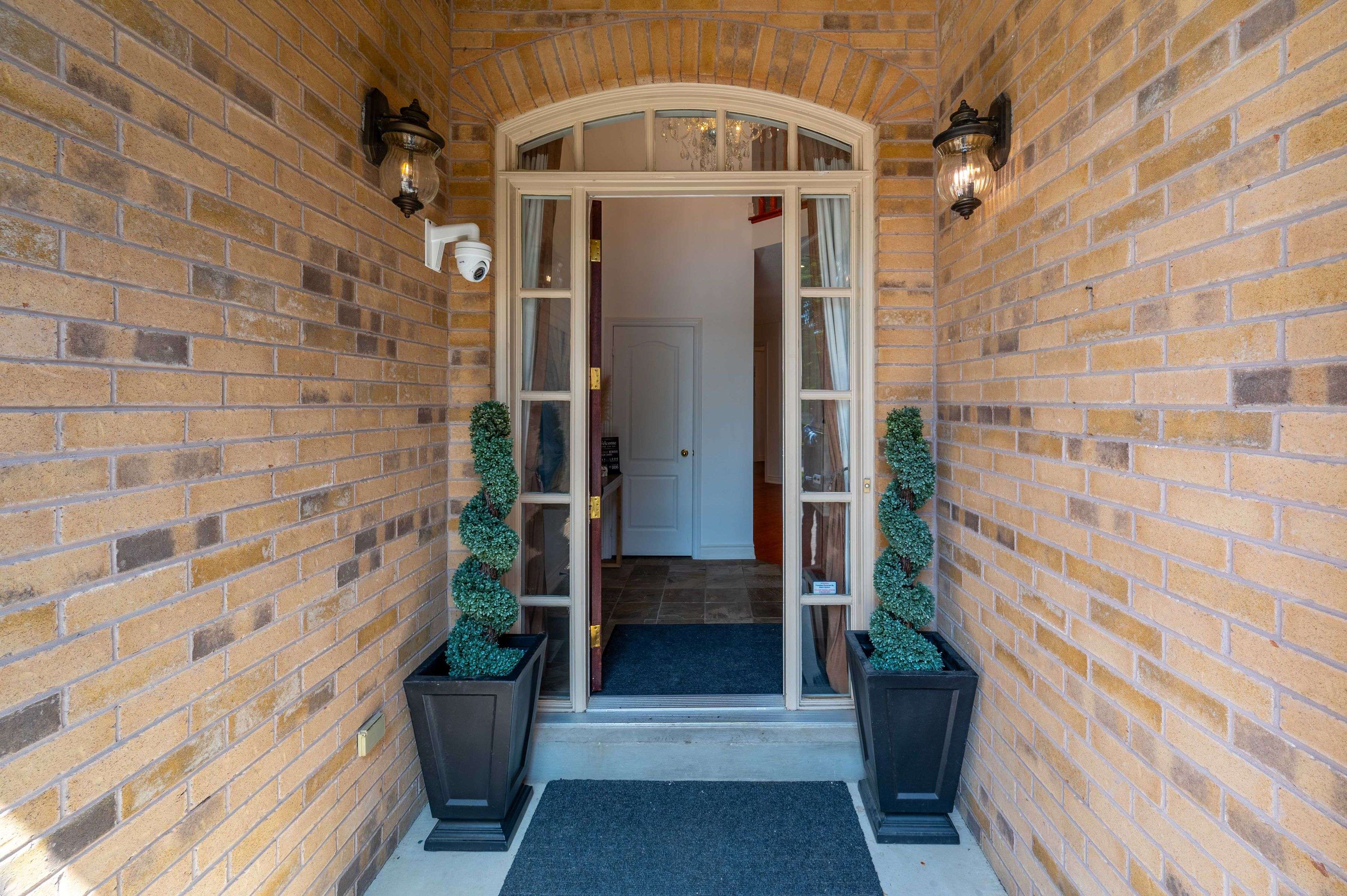 Richmond Hill, ON L4B 4P8,27 Ormsby CT