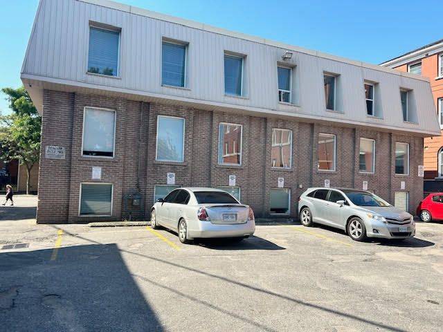 10 Peter ST N, Orillia, ON L3V 4Y7