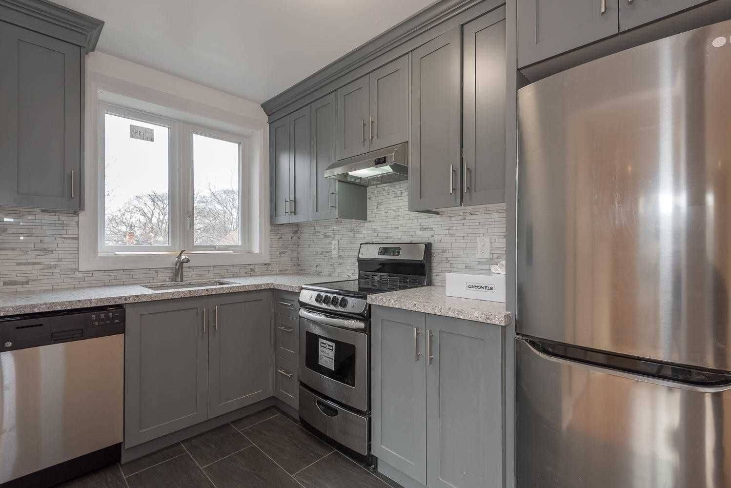 Toronto W02, ON M6P 2N1,207 Oakmount RD #Bsmt