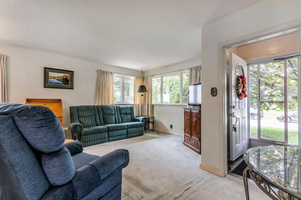 Milton, ON L9T 1C3,207 Elmwood CRES