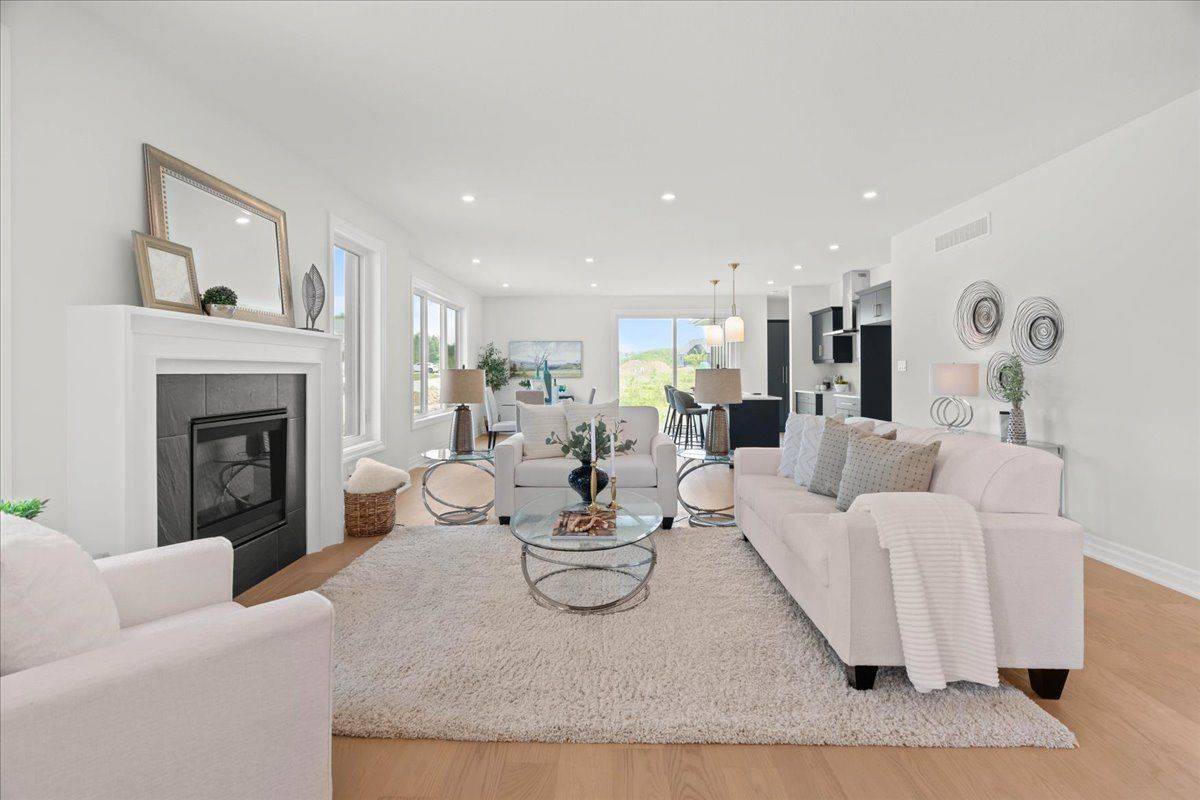Lambton Shores, ON N0M 1B0,39 EAST GLEN DR
