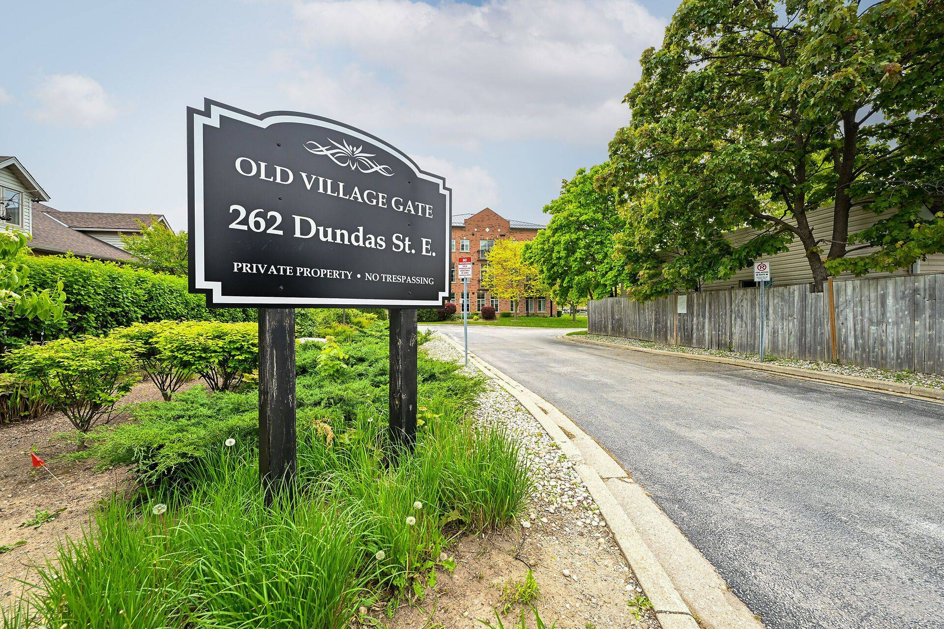 262 Dundas ST E #403, Hamilton, ON L8B 1A9