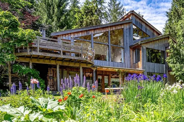 822 Austin Dr, Cortes Island, BC V0P 1K0