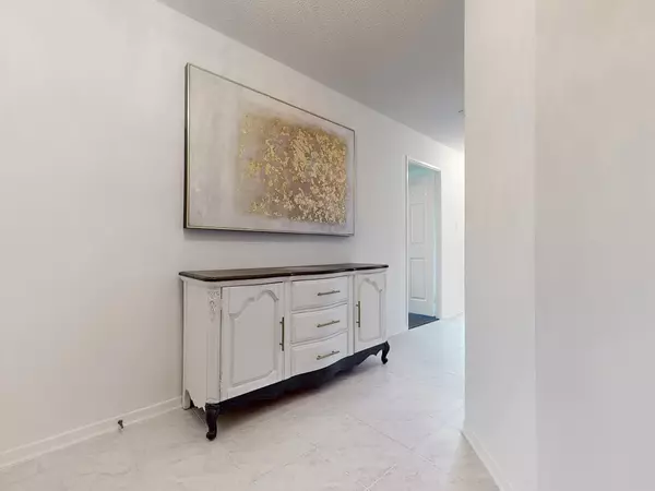 Toronto C11, ON M3C 3P4,205 Wynford DR #1706