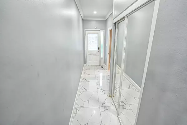 Mississauga, ON L4Z 1H2,525 Meadows BLVD #31