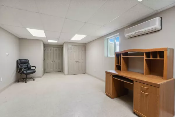 Lincoln, ON L0R 1B0,5329 King ST
