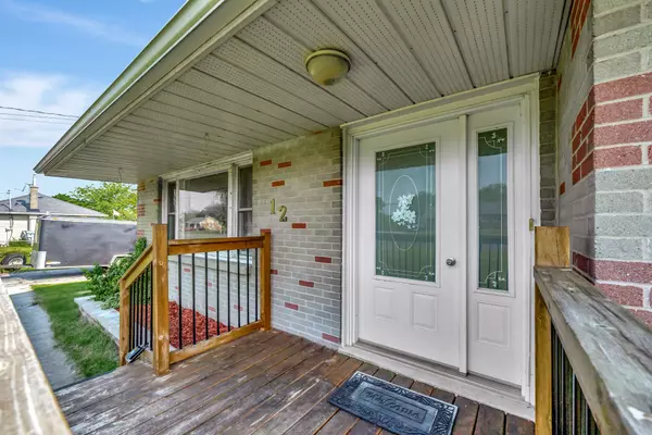 Quinte West, ON K0K 1L0,12 Roseland DR