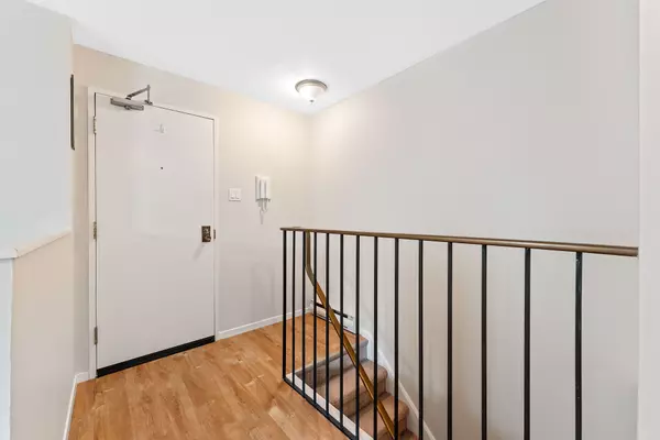 Barrhaven, ON K2J 2K4,20 Sweetbriar CIR #4