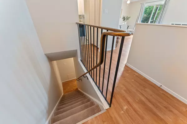 Barrhaven, ON K2J 2K4,20 Sweetbriar CIR #4