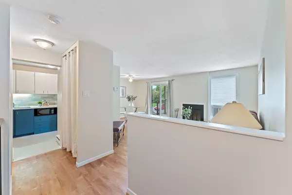 Barrhaven, ON K2J 2K4,20 Sweetbriar CIR #4