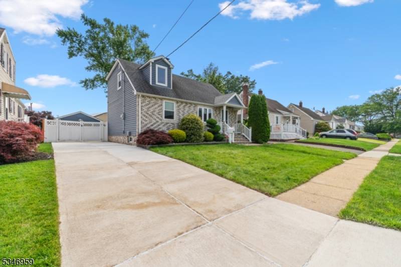 Clark Twp., NJ 07066,14 Florence Dr