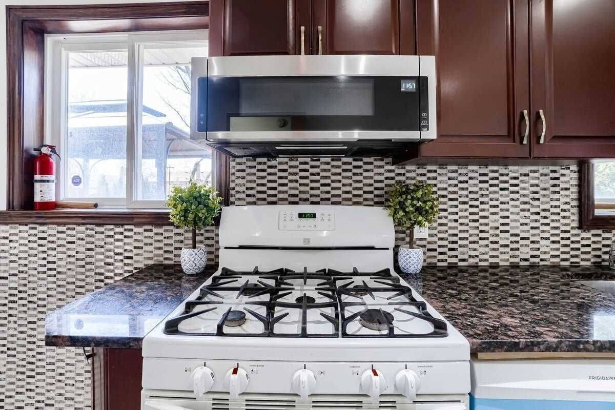 Mississauga, ON L5J 3T2,1312 Daimler RD