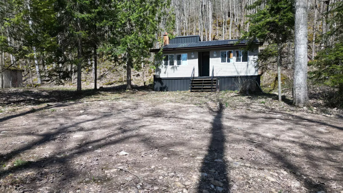 South Bruce Peninsula, ON N0H 2T0,13 4th AVE